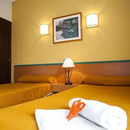 Elegance Playa Arenal Iii Hostel