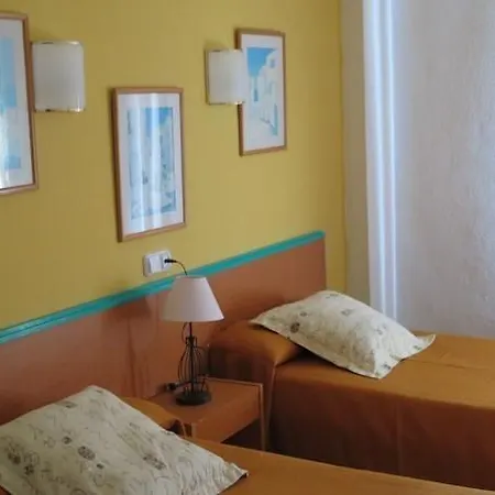 Elegance Playa Arenal Iii Hostel *