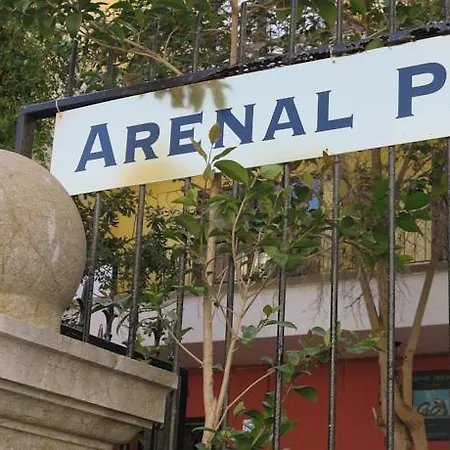Hostel Elegance Playa Arenal Iii