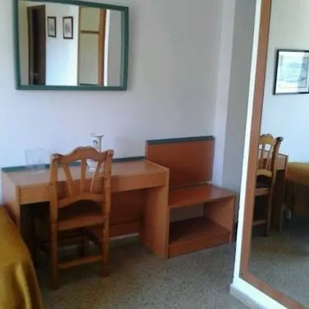 Hostal Elegance Playa Arenal Iii *